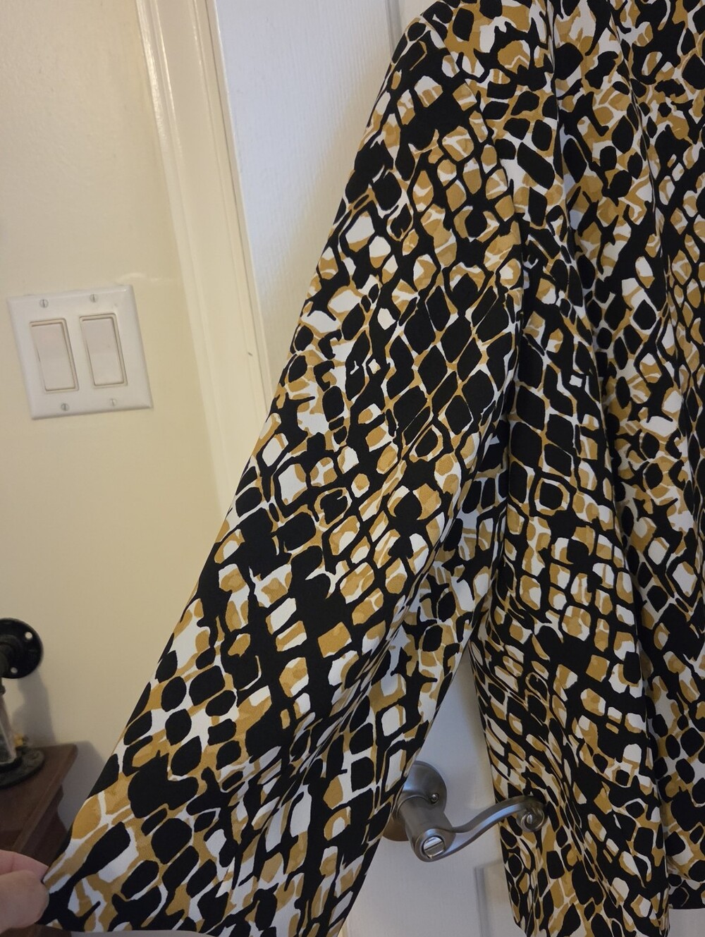 Kasper Black, Gold and White Patterned Open-Front Jacket - Picture 3 of 5